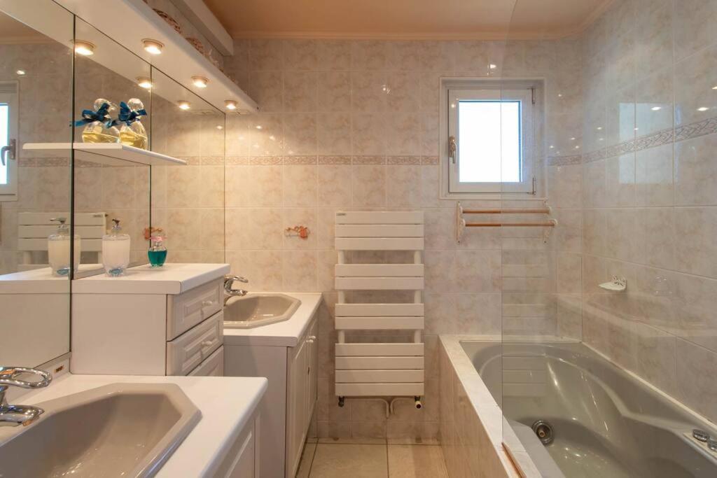 Appartamento A6- 2 Bdr Incredible Sea View - Ac, Garage & Terrace Antibes Esterno foto